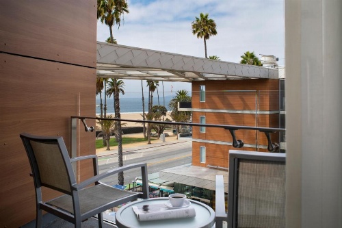 Shore Hotel image 9